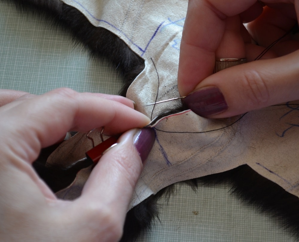 Do not make a knot at thread end