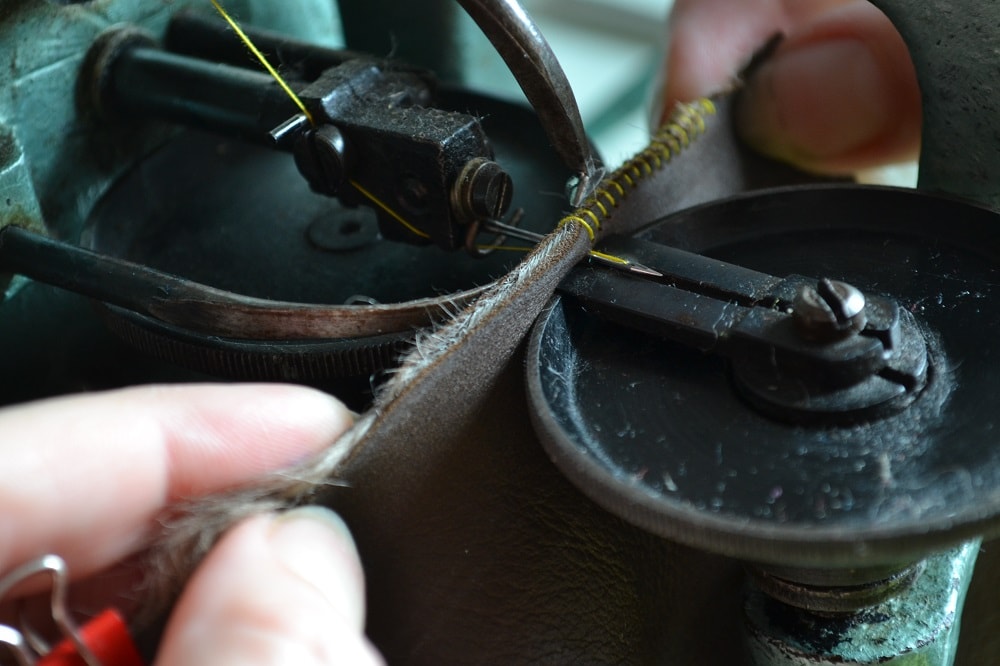 Sewing of furskins on fur sewing machine