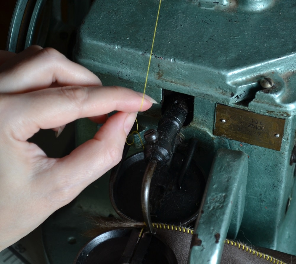 How to fasten last stitches