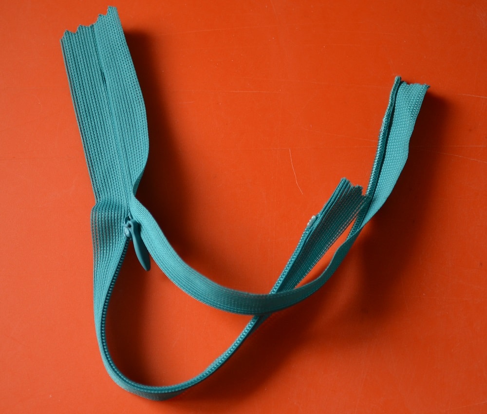 Invisible zipper