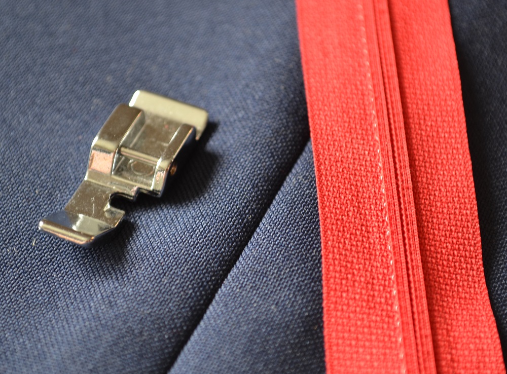 Zipper foot