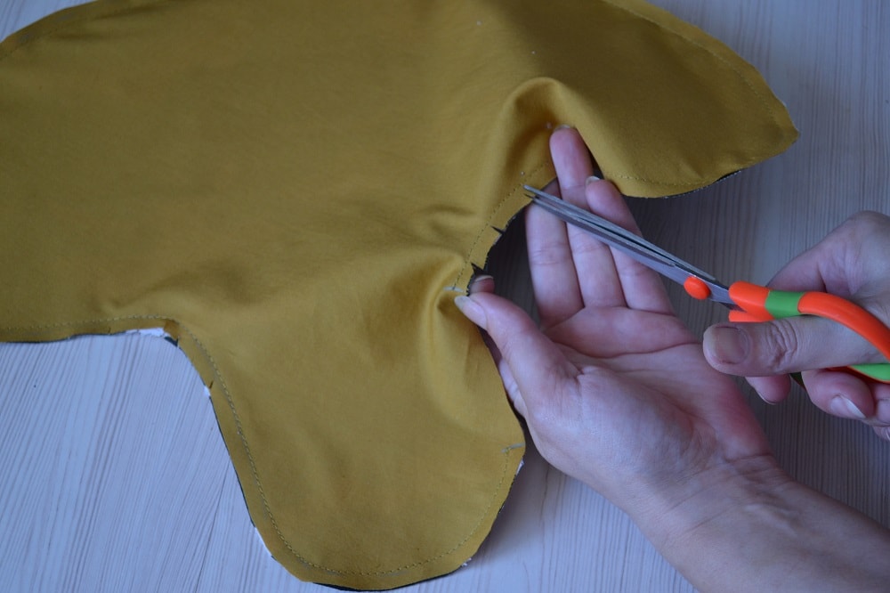 How to clip a seam allowance