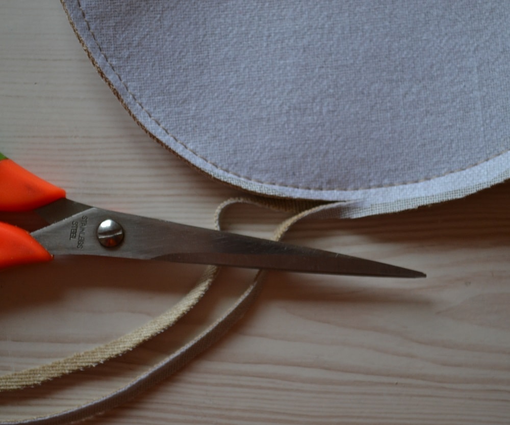 How to trim curve areas