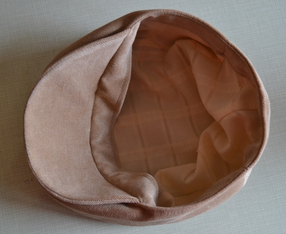 How looks drivers hat inside