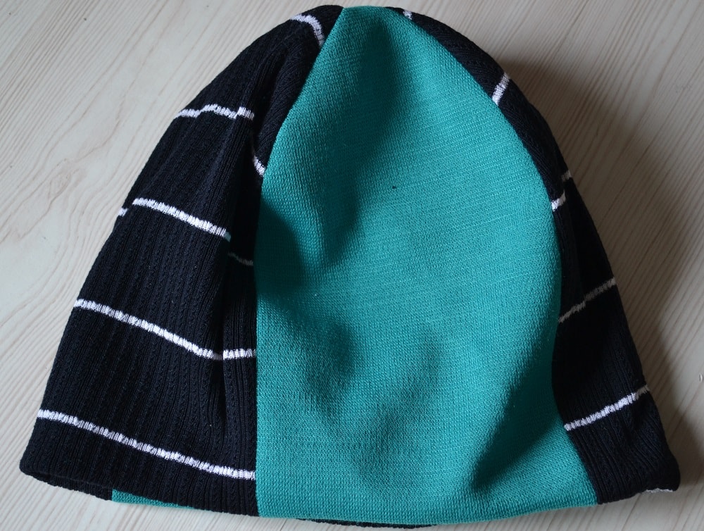 Press along the folded edge a cap
