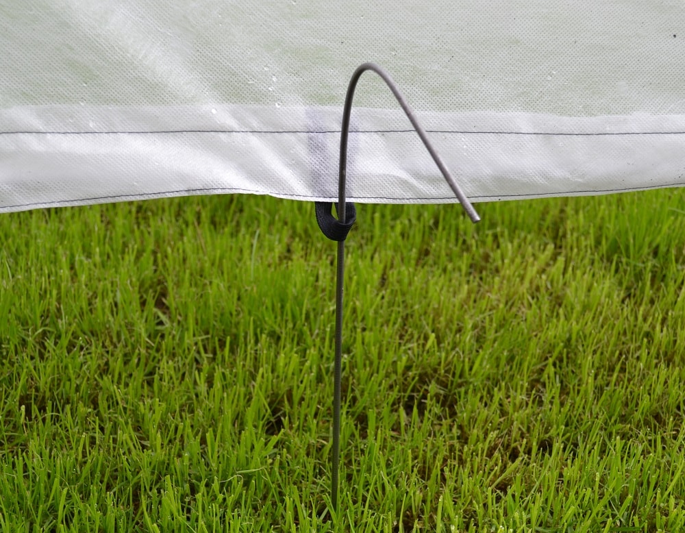 How the cover can be pressed to the ground
