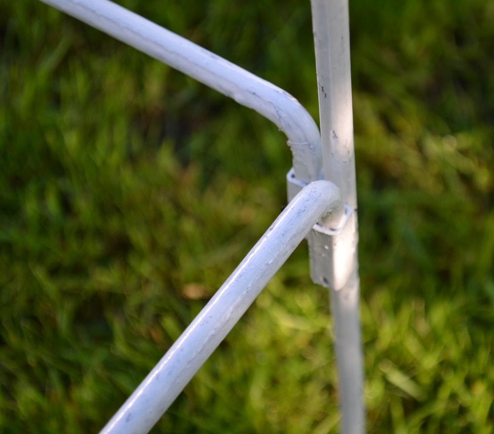 Lower frame fastening of small greenhouse
