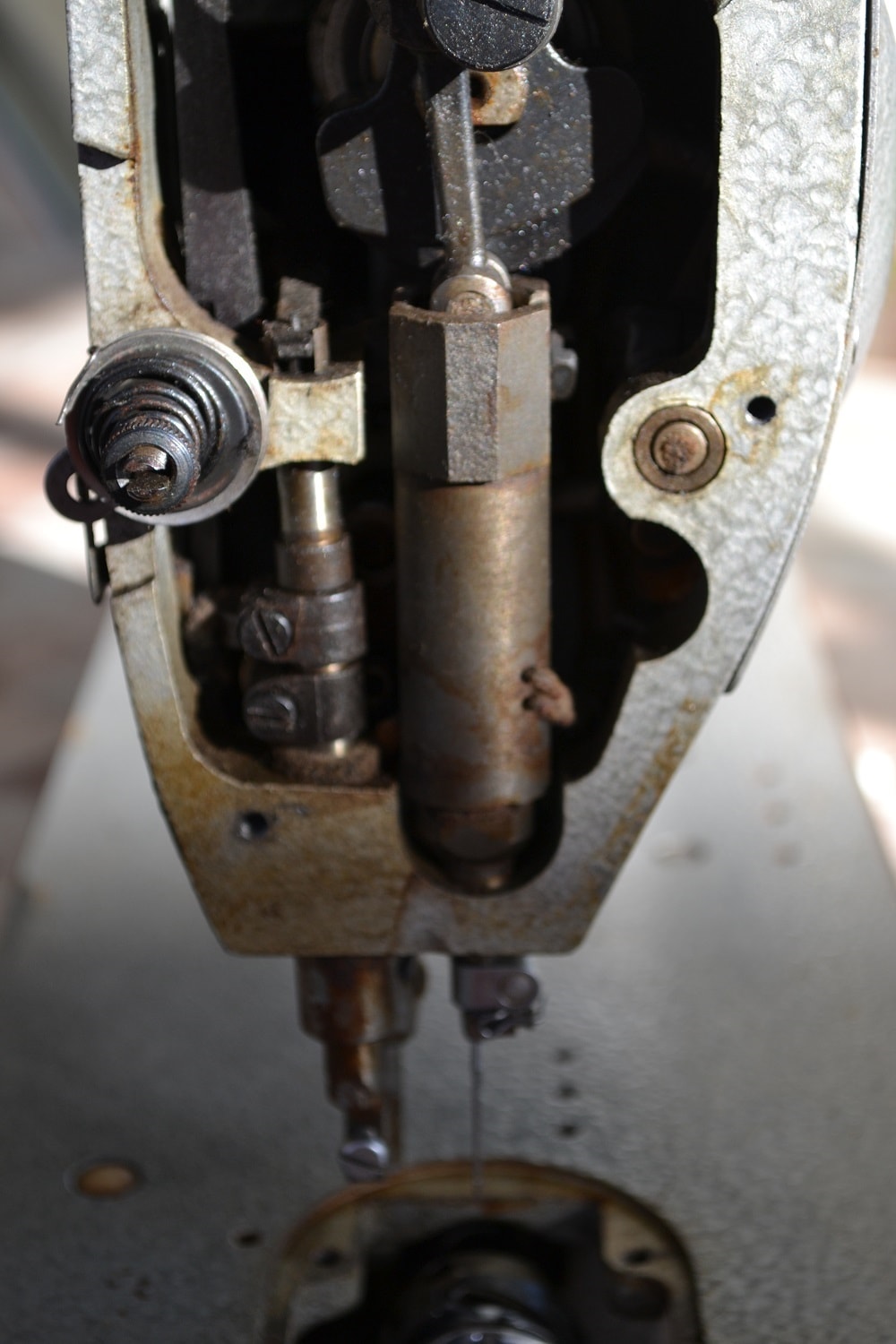 How to lower or raise a needle bar