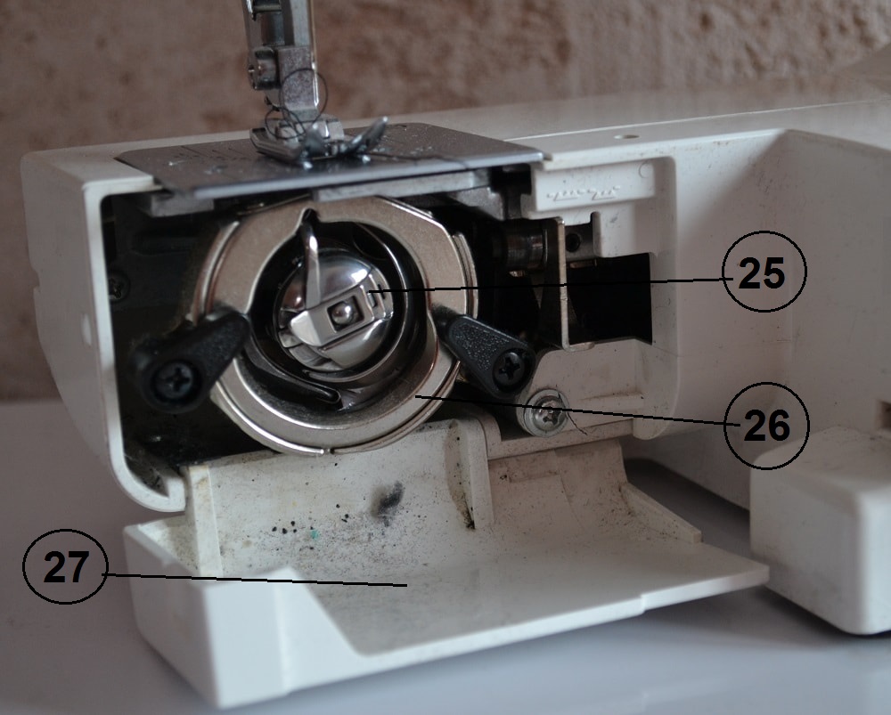 Shuttle hook device