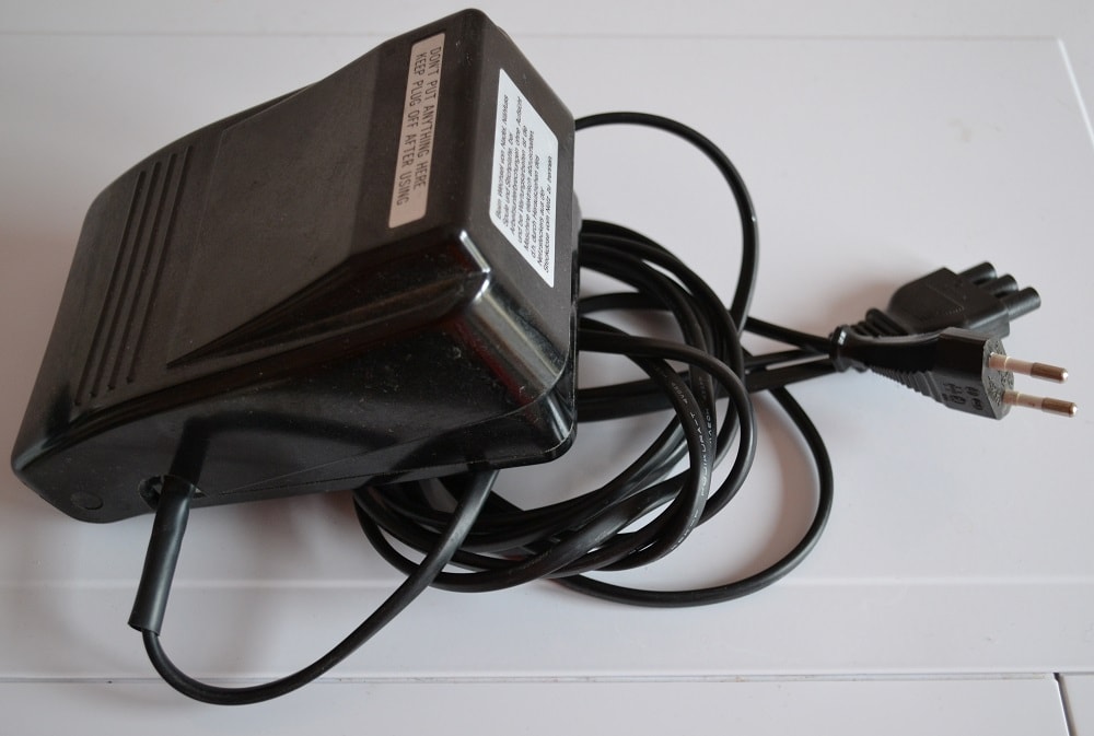 Sewing machine foot control pedal