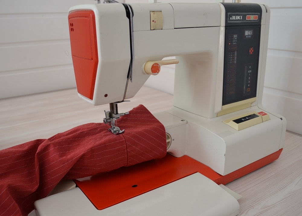 Extension table of sewing machine