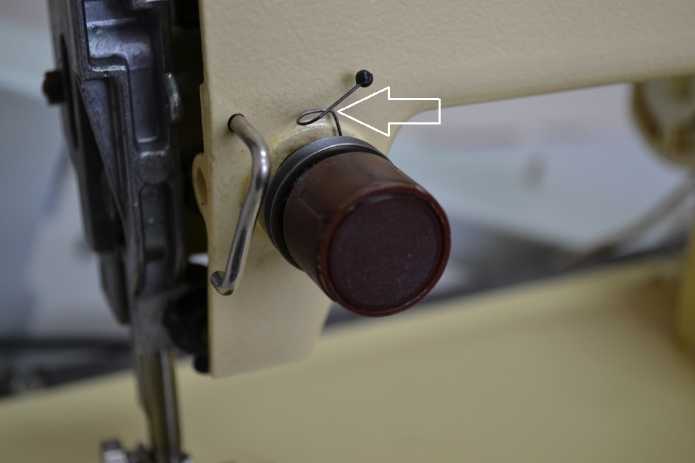 Any thread tensioner must have such wire hook