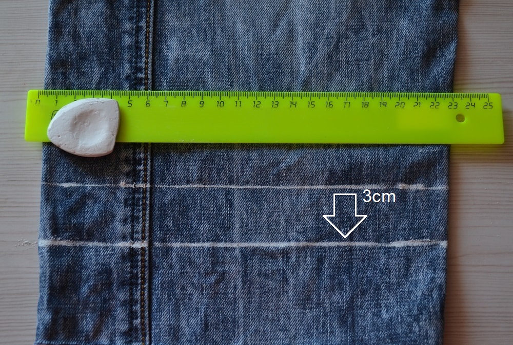 How to mark a double hem fold on shorts