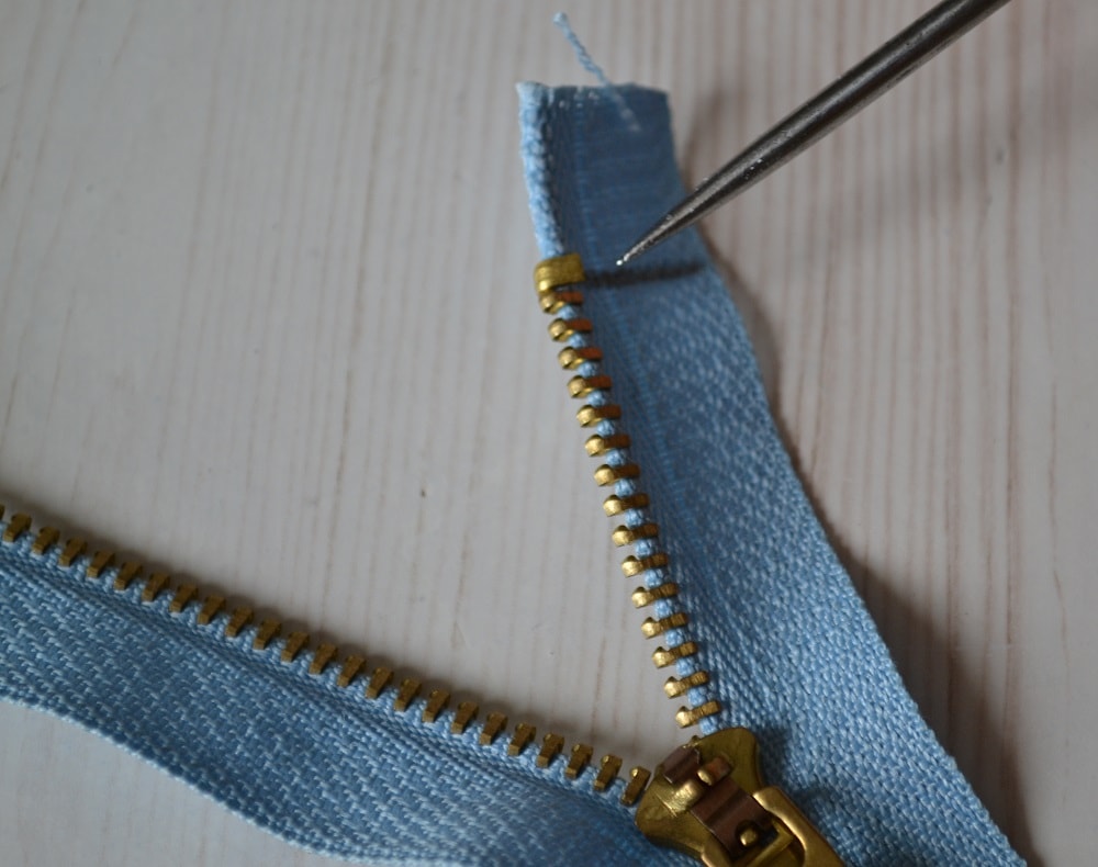 How to place a stopper back on tape