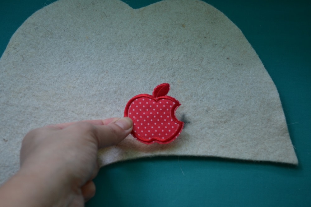 Decorating front surfaces of the slippers