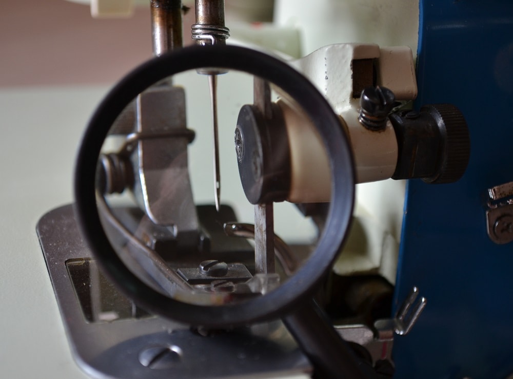 When is needed to change a serger needle