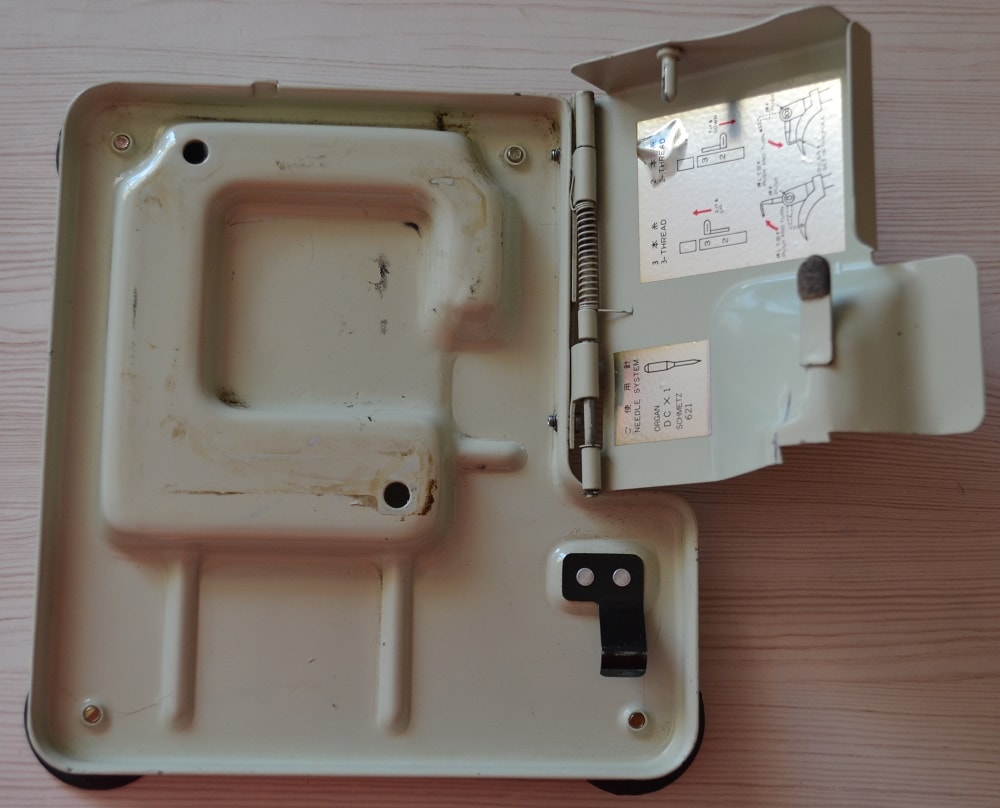 Bottom cover after cleaning