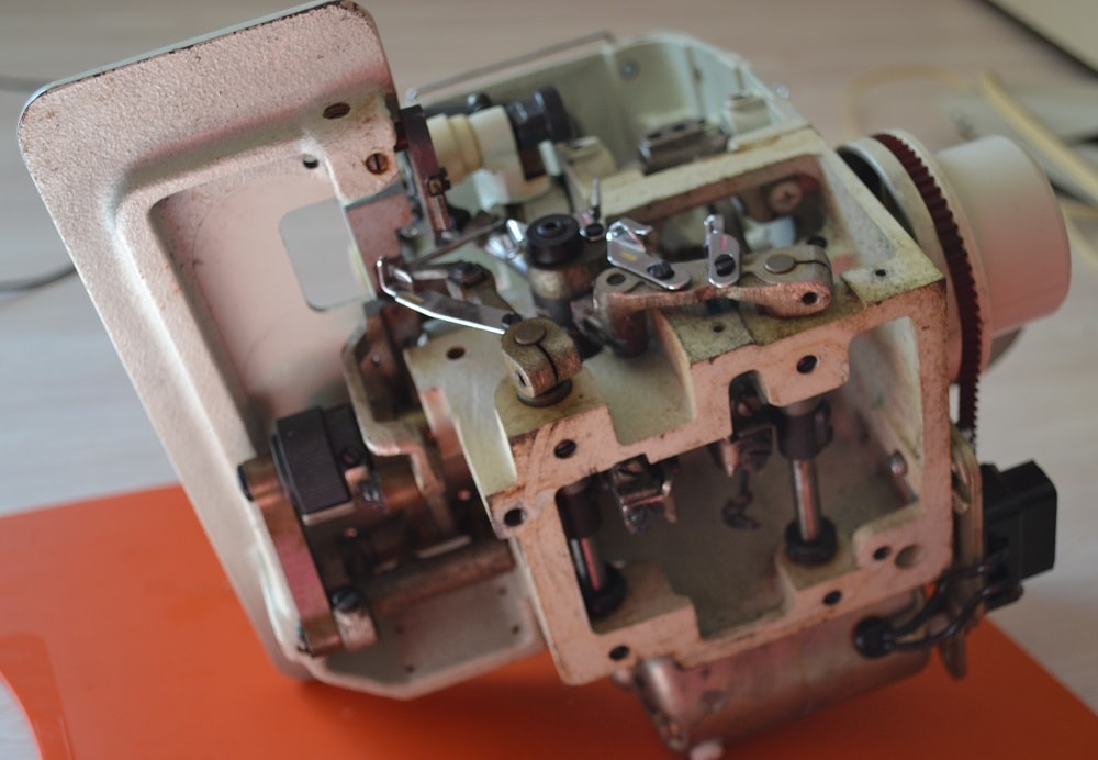 Internal parts and mechanisms of old overlock