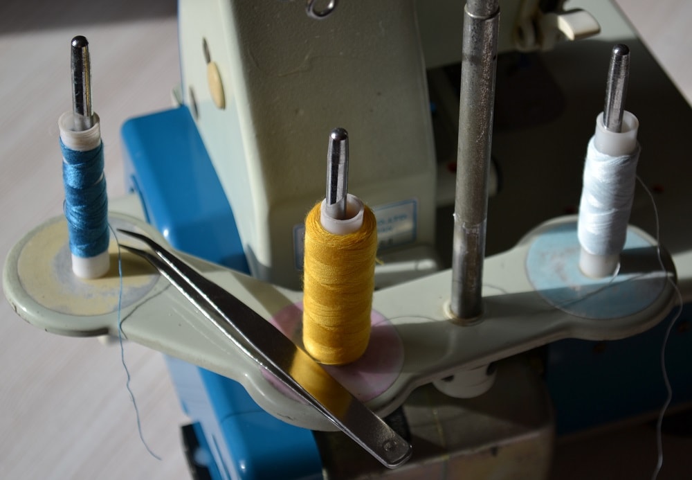 Different colors of threads