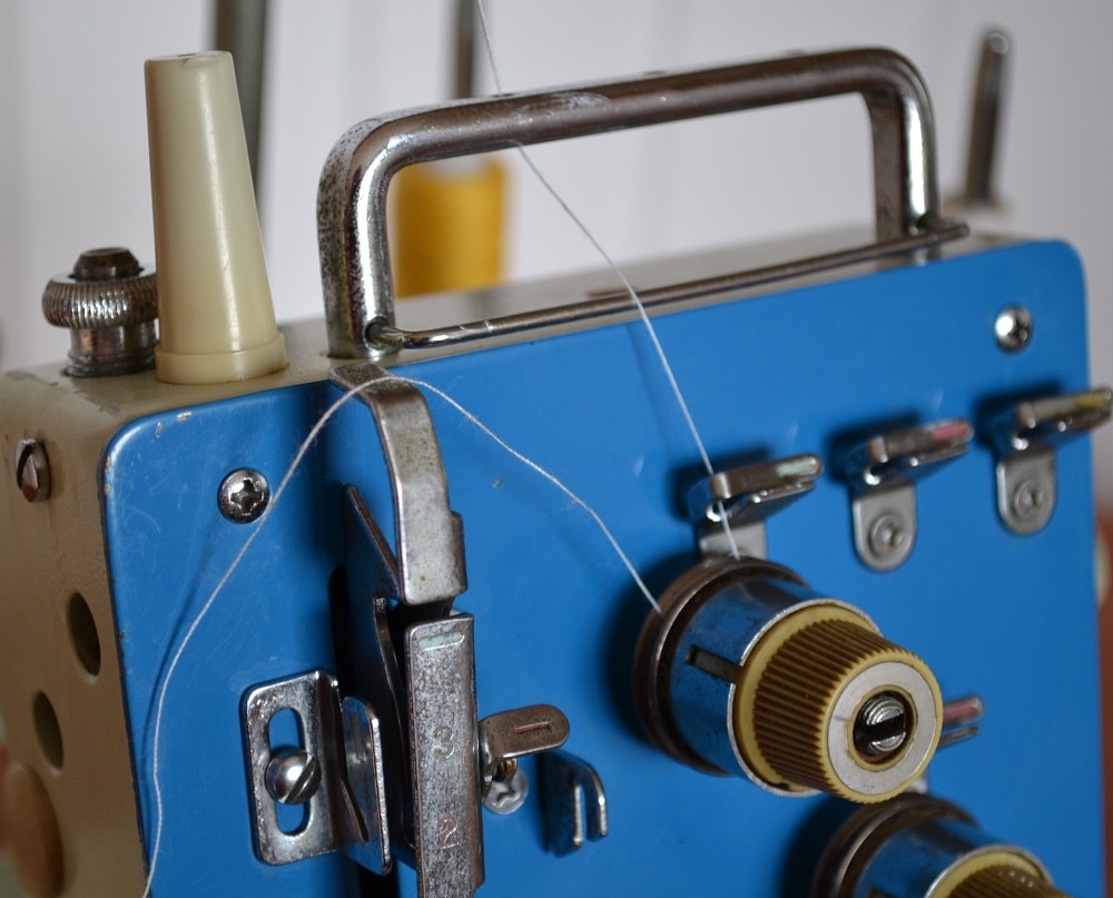 Left thread tensioner