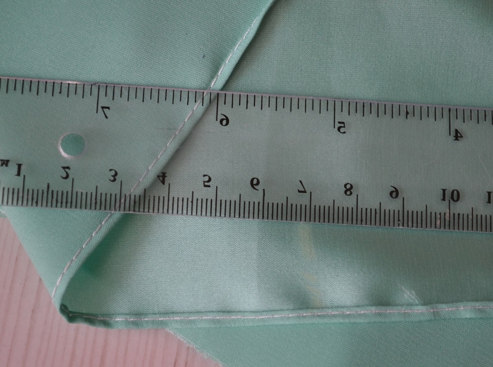 Hem of thin fabric in its final form