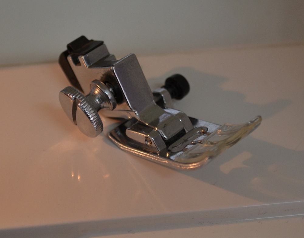 Presser foot of computerized machines