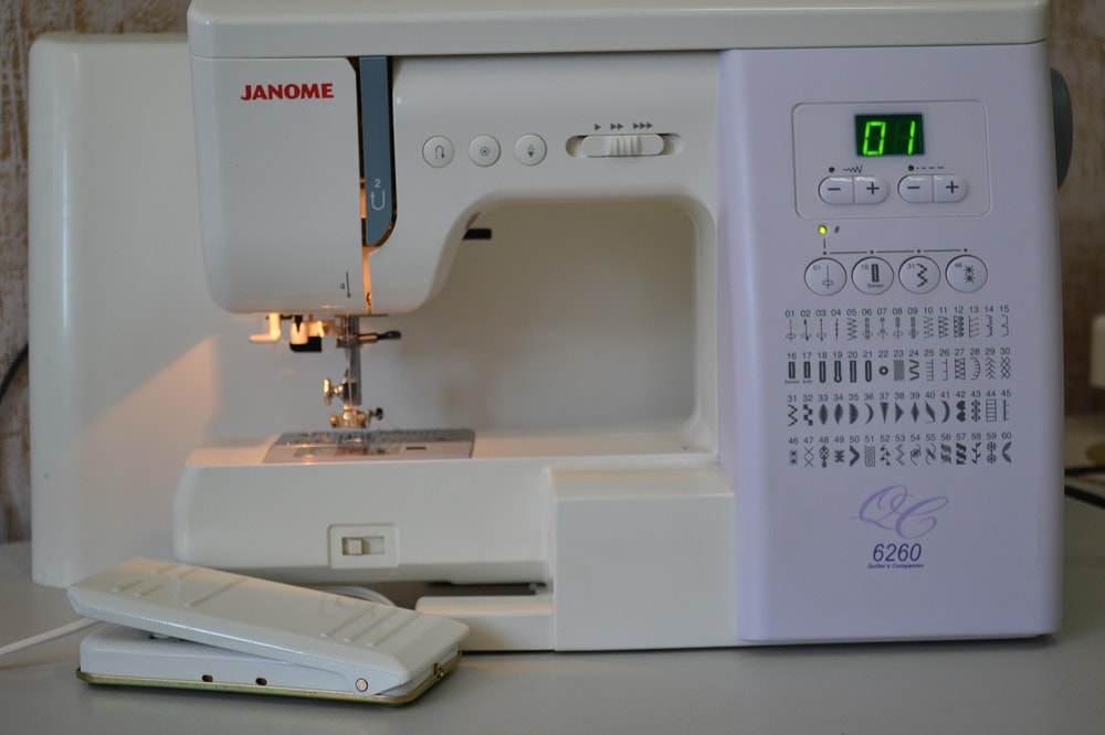 How to use a computerized sewing machine