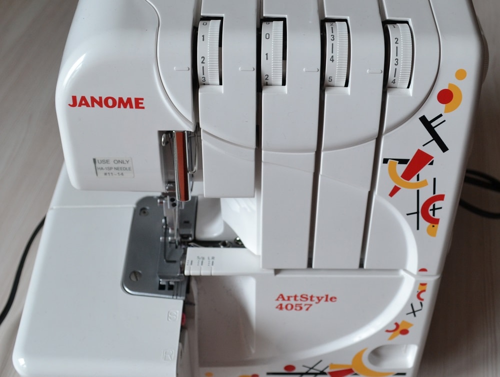 Overlock Sewing Machine