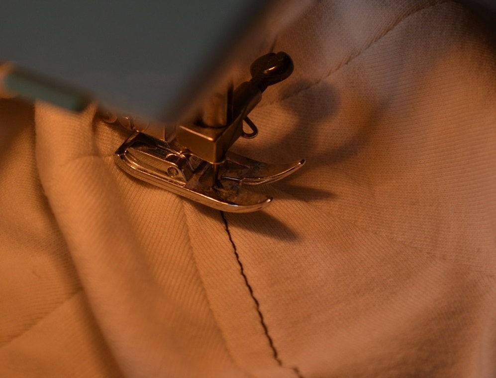 Needle position when turning sewing