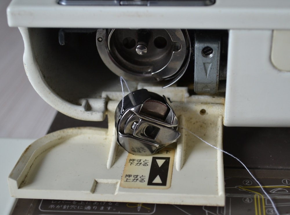 Bobbin case of rotary shuttle hook