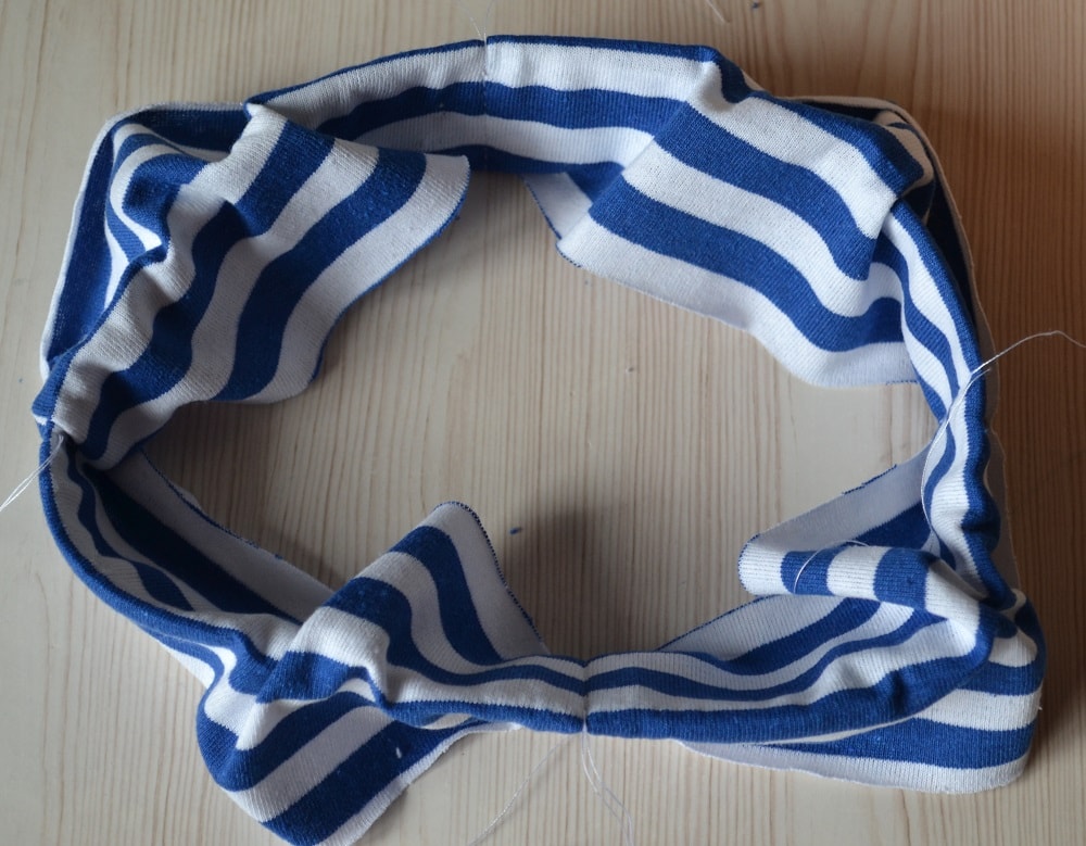Elastic inside the waistband casing
