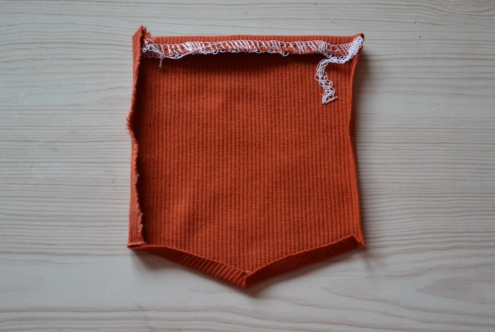 Patch pocket of knit fabric