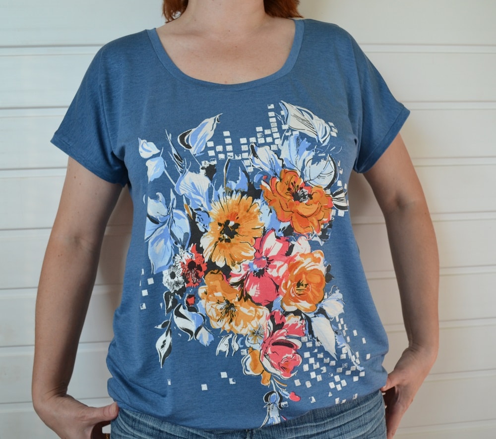 Womens t-shirt with short sleeves