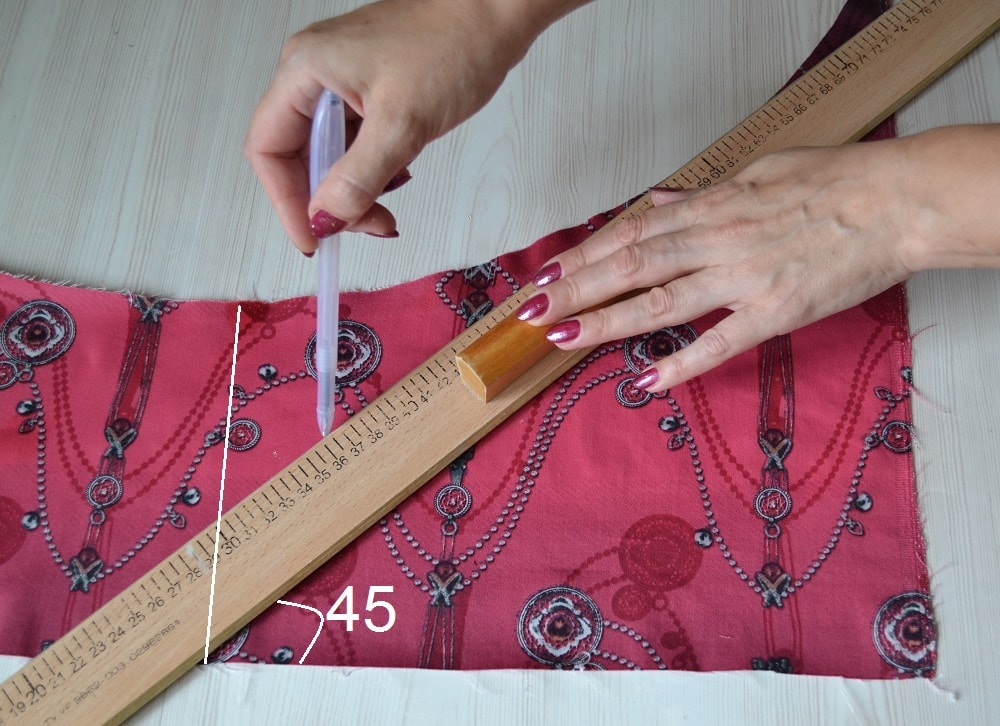 How to cut fabric on strips