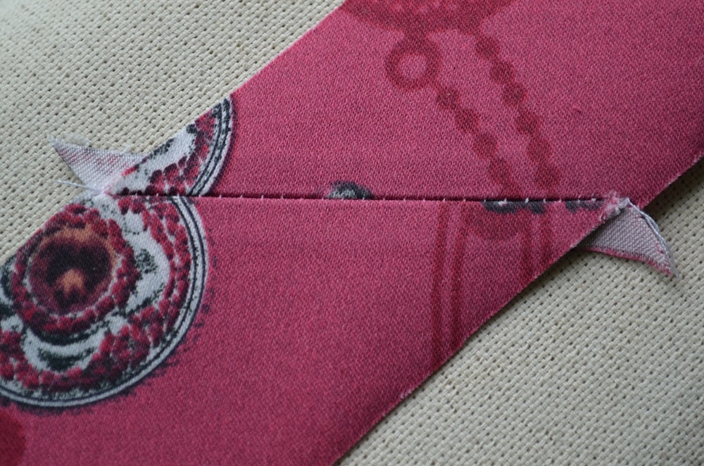 How to join ends of bias tape