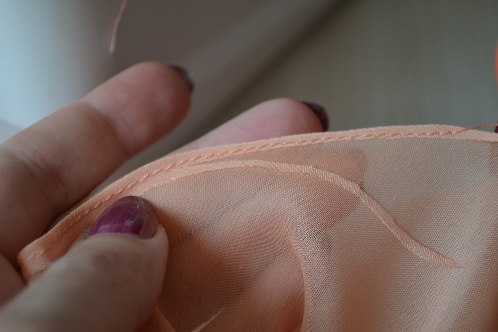 How to trim an edge of fabric