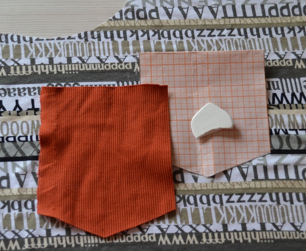 Making a paper pattern of pocket