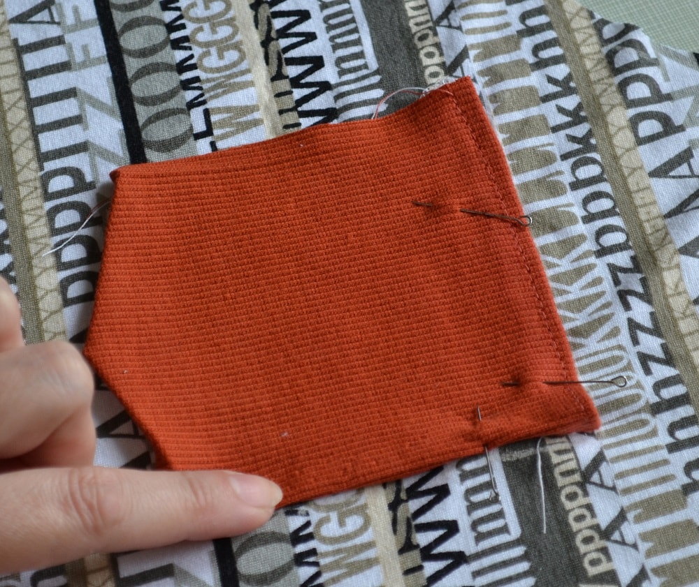 Adding the pocket to knit fabric