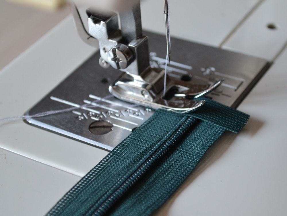 Zipper end and narrow strip