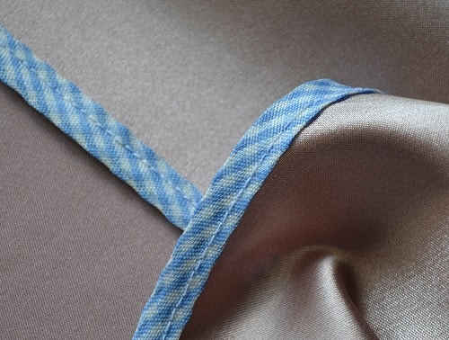 How to Apply Bias Tape to Fabric