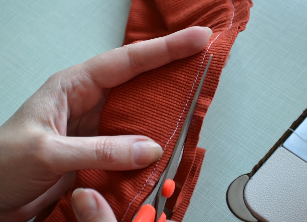 How to trim a waistband edge