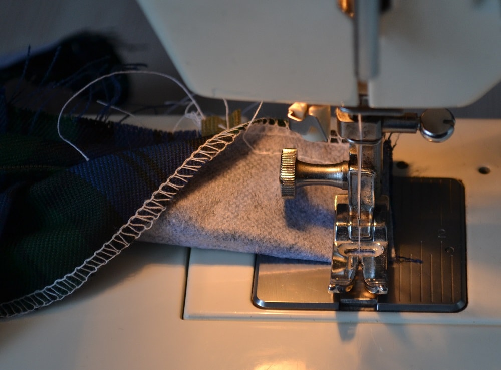 How to stitch together the right end of a waistbelt