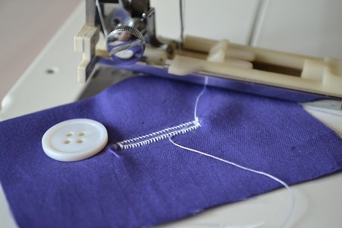 How to Sew an Automatic Buttonhole