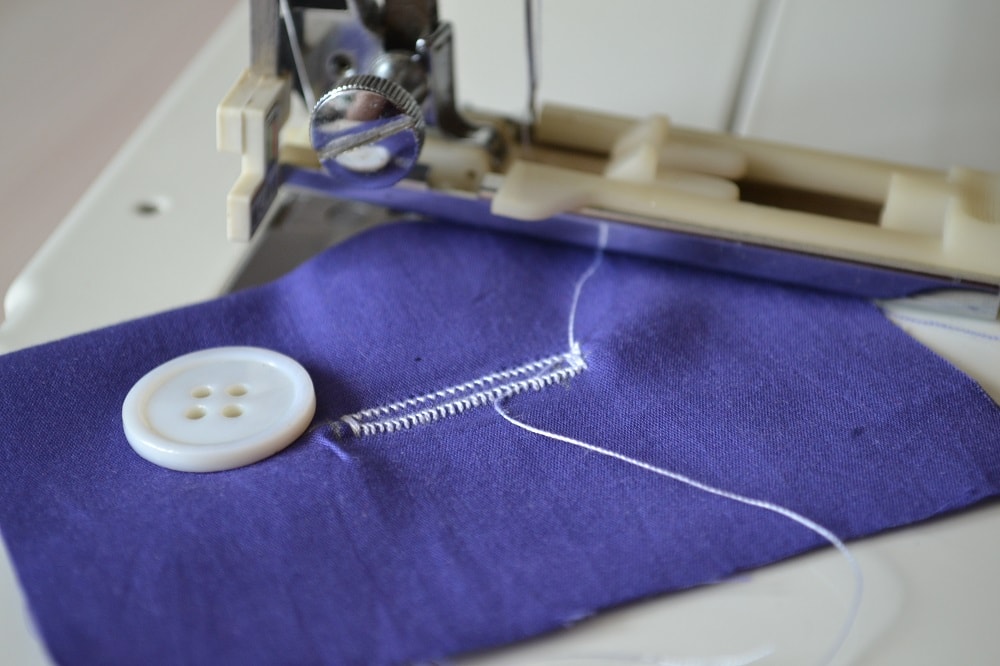 How to sew an automatic buttonhole