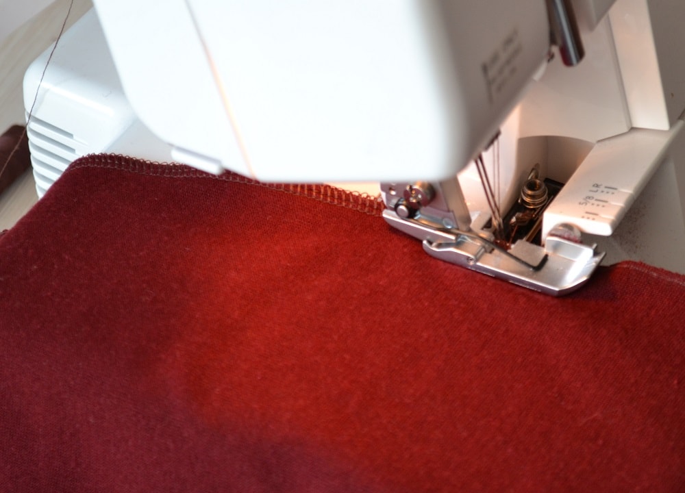 How to sew together the sides of t-shirt