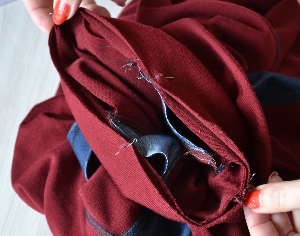 Pin the neckband around the neckline t-shirts