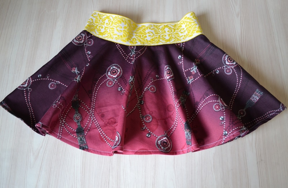 Finish steps of sewing the girls circle skirt