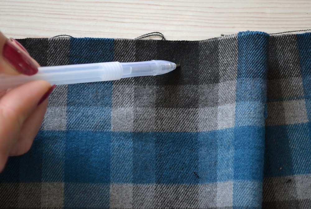 For this tutorial I used tartan fabric