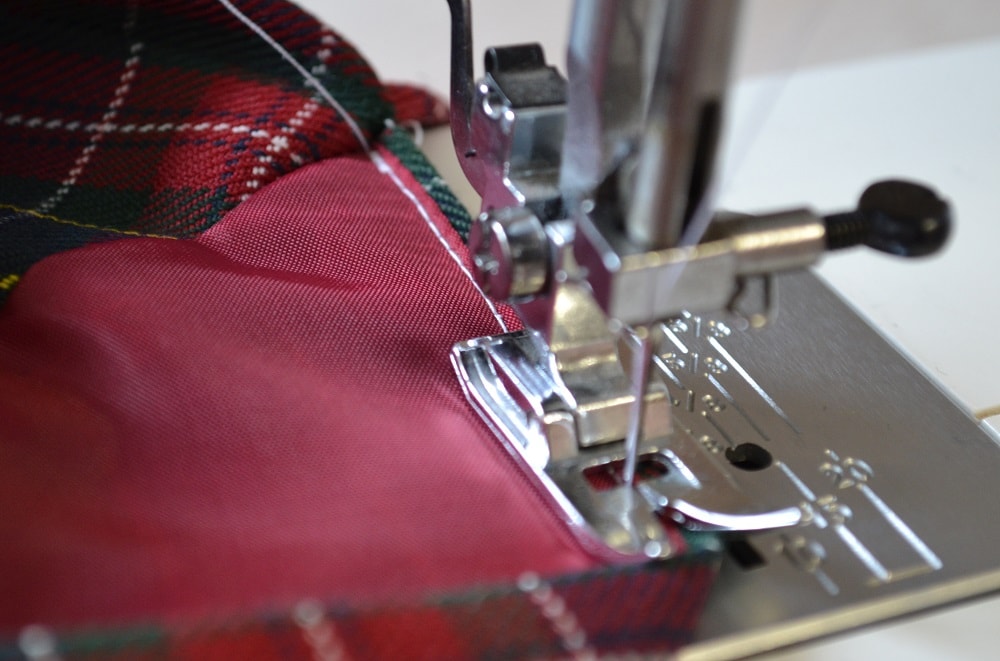 How to fasten the lining of the pocket