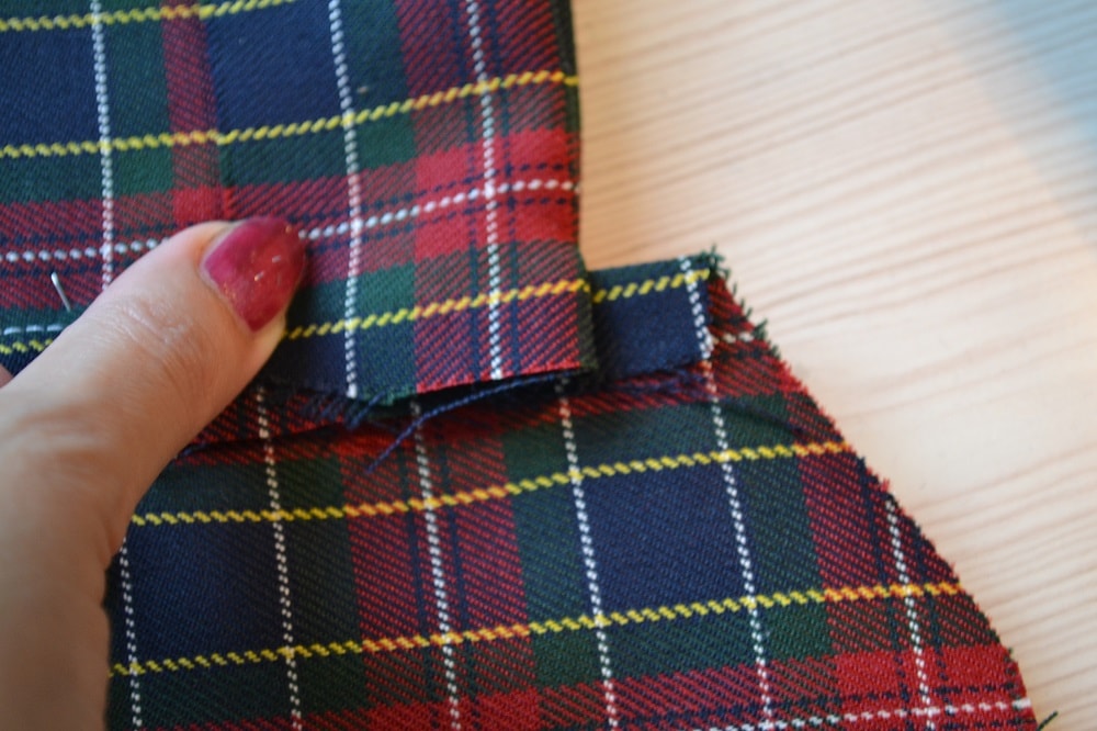 Stitching the lining to fabric